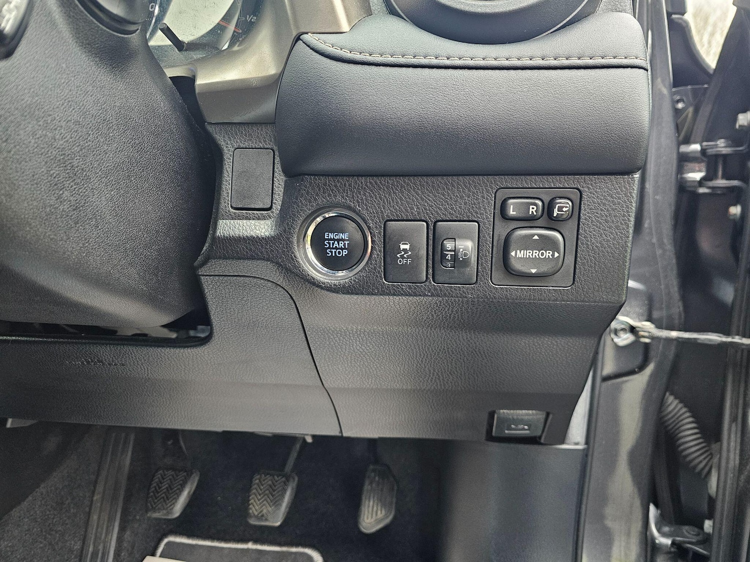 Used Toyota RAV4 2015 for sale - 77376495: Photo 37