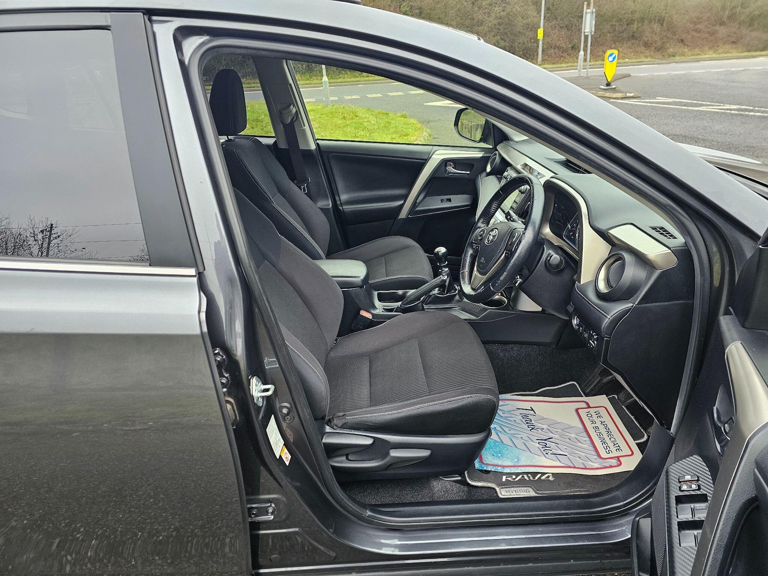 Used Toyota RAV4 2015 for sale - 77376495: Photo 38