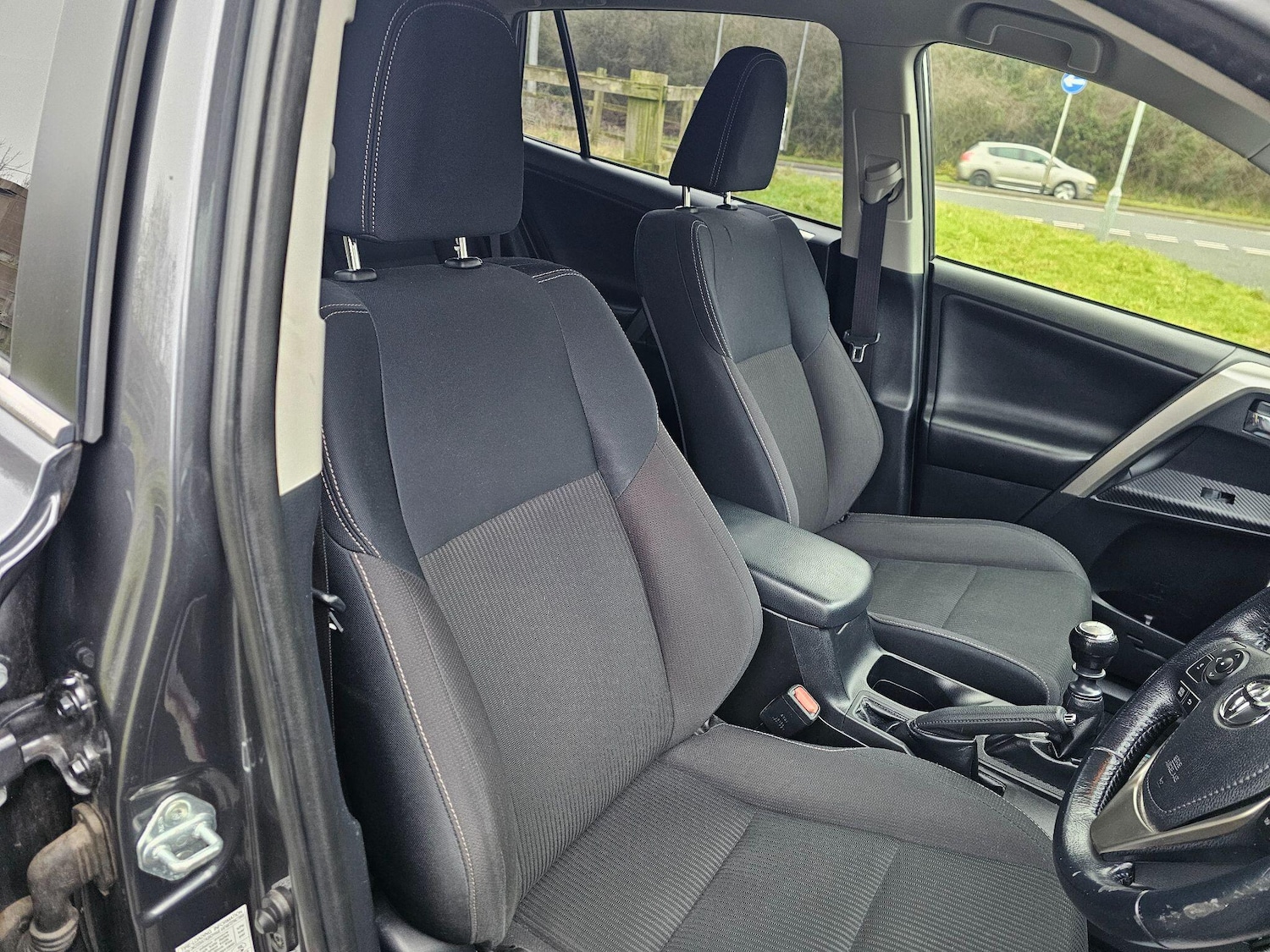 Used Toyota RAV4 2015 for sale - 77376495: Photo 39