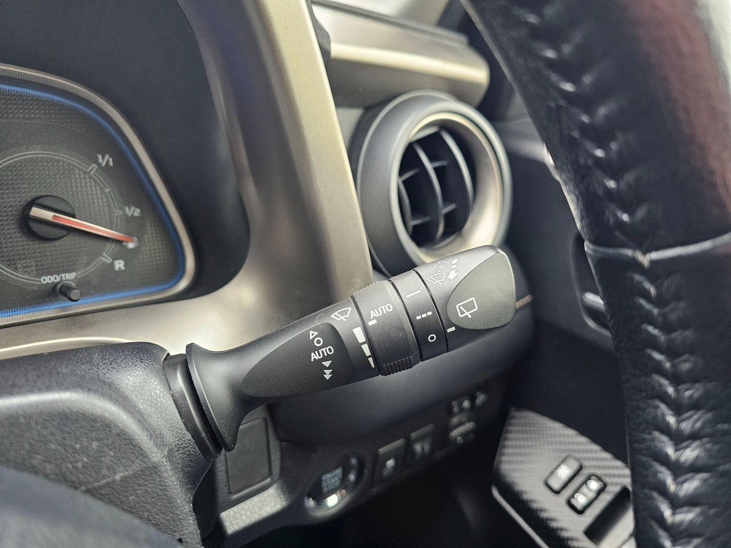 Used Toyota RAV4 2015 for sale - 77376495: Photo 53