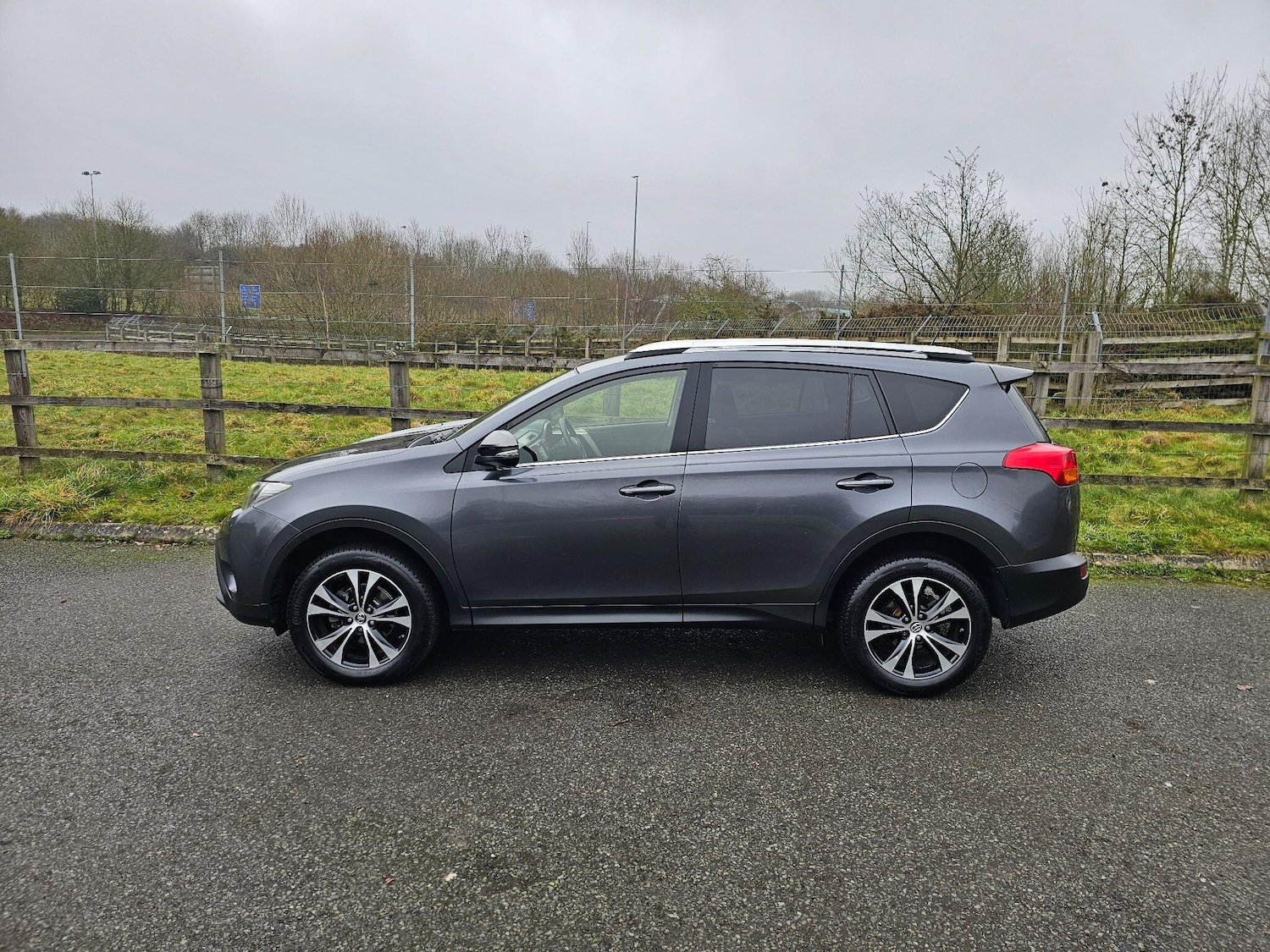 Used Toyota RAV4 2015 for sale - 77376495: Photo 9