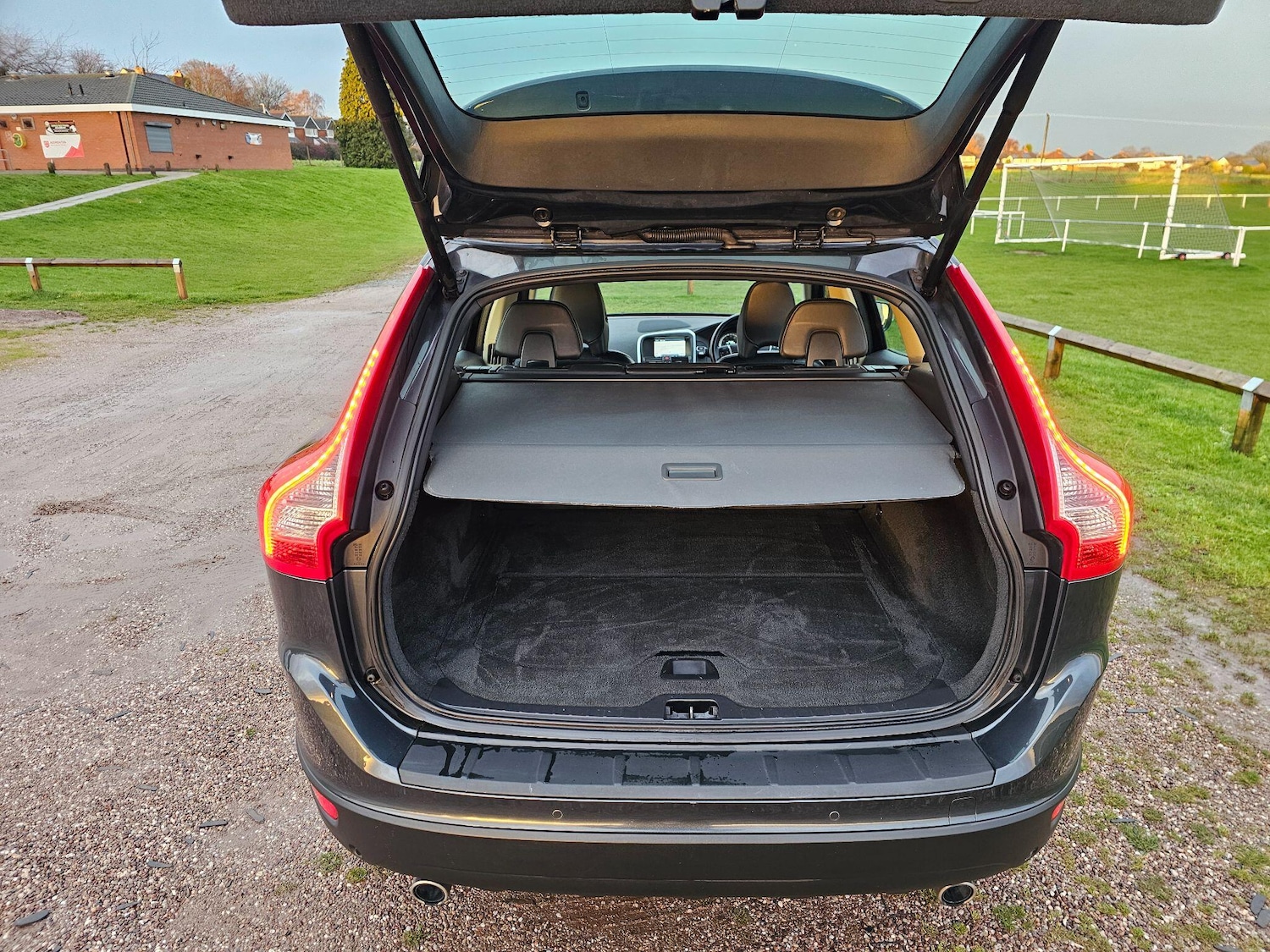 Used Volvo XC60 2011 for sale - 76832362: Photo 17