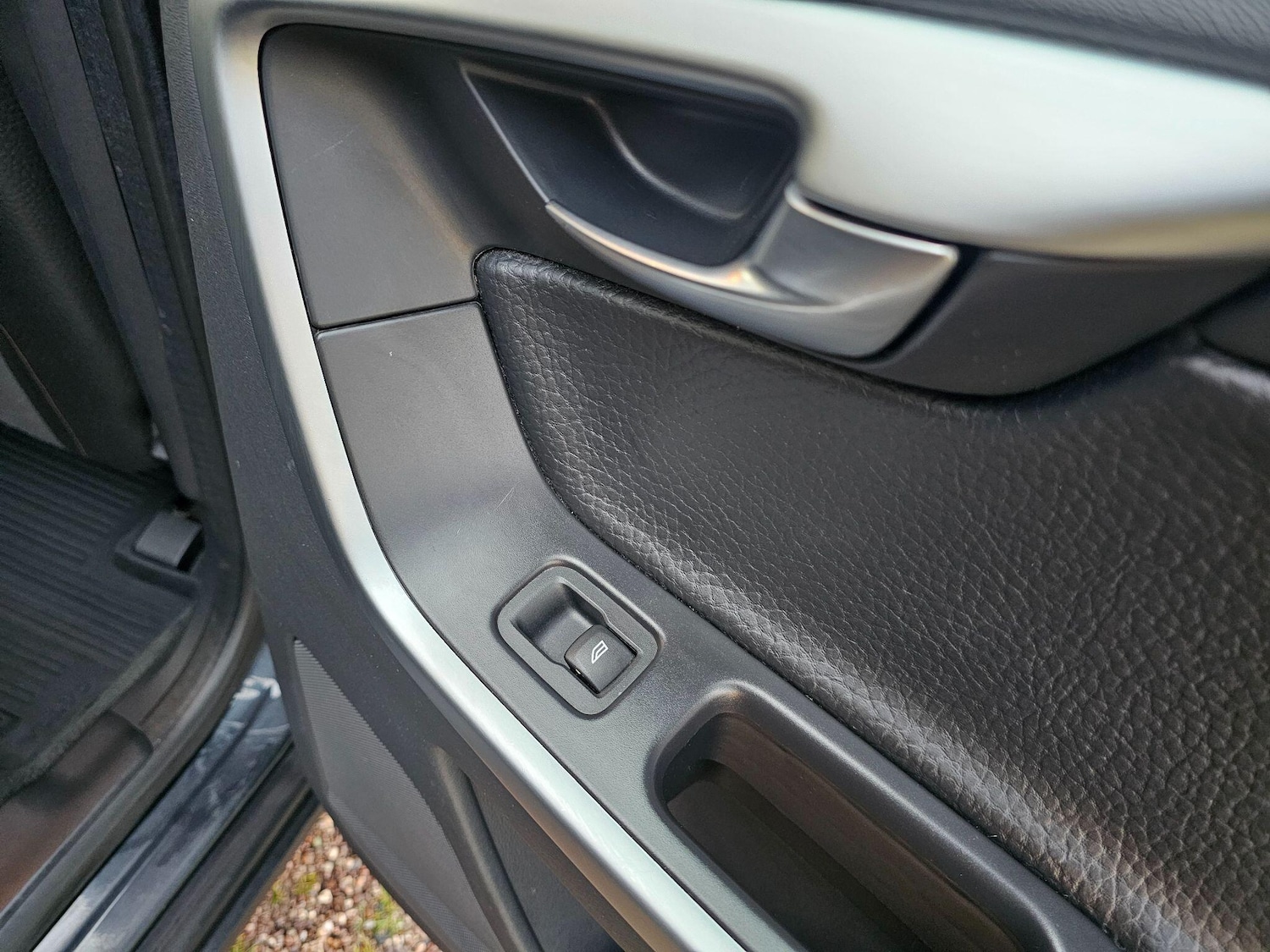 Used Volvo XC60 2011 for sale - 76832362: Photo 25