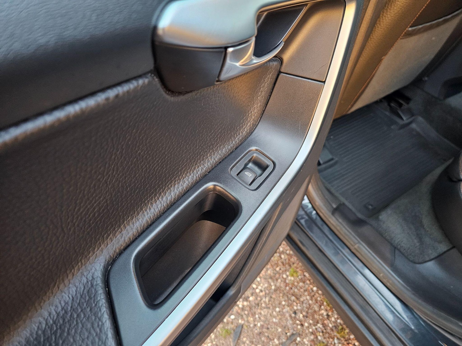 Used Volvo XC60 2011 for sale - 76832362: Photo 32