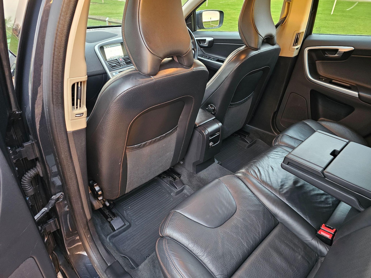 Used Volvo XC60 2011 for sale - 76832362: Photo 35