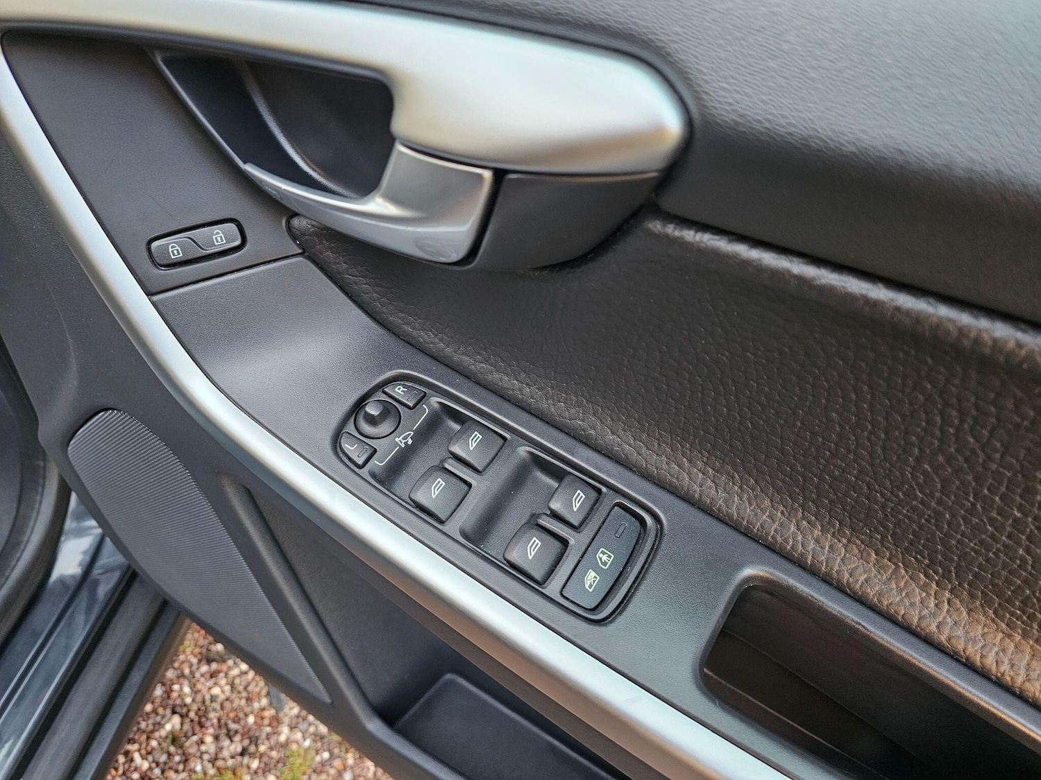 Used Volvo XC60 2011 for sale - 76832362: Photo 43