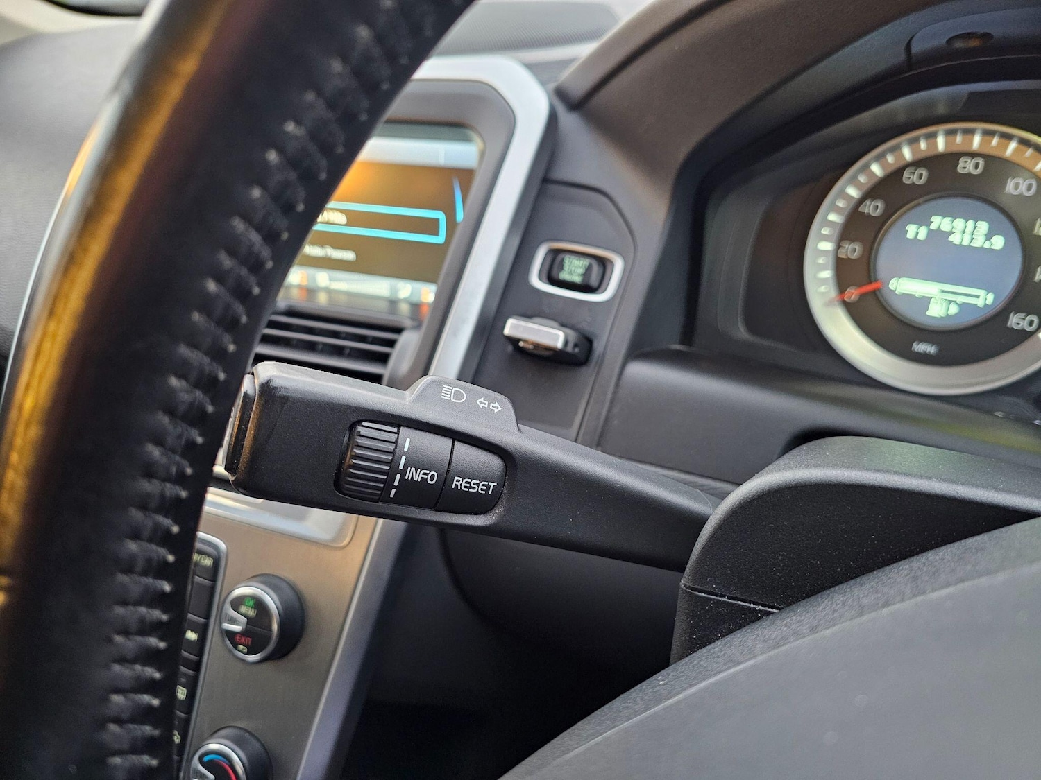 Used Volvo XC60 2011 for sale - 76832362: Photo 59