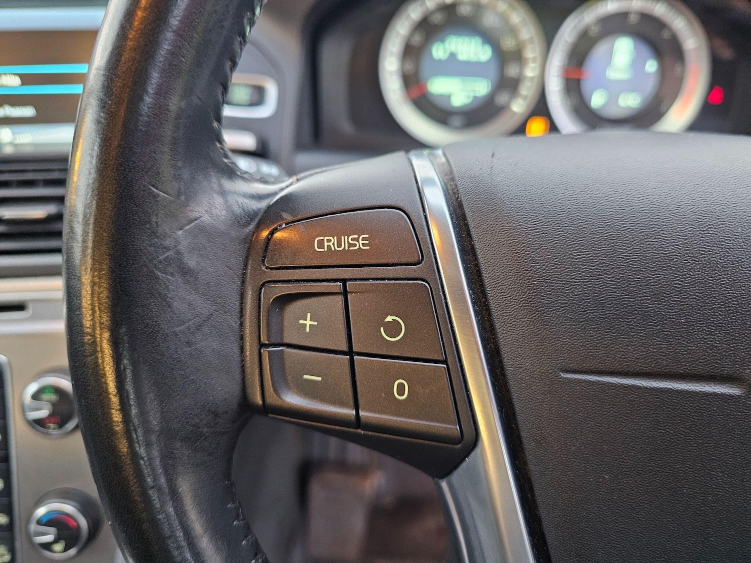 Used Volvo XC60 2011 for sale - 76832362: Photo 63