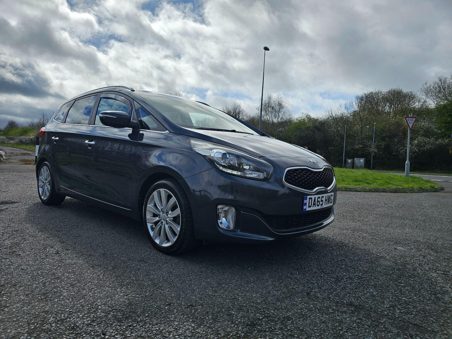 Used Kia Carens for sale - 78127601: Photo 10