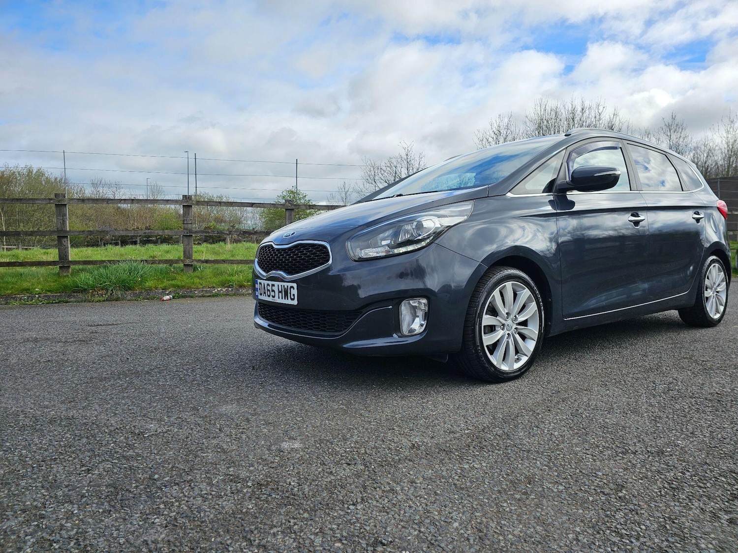 Used Kia Carens for sale - 78127601: Photo 12