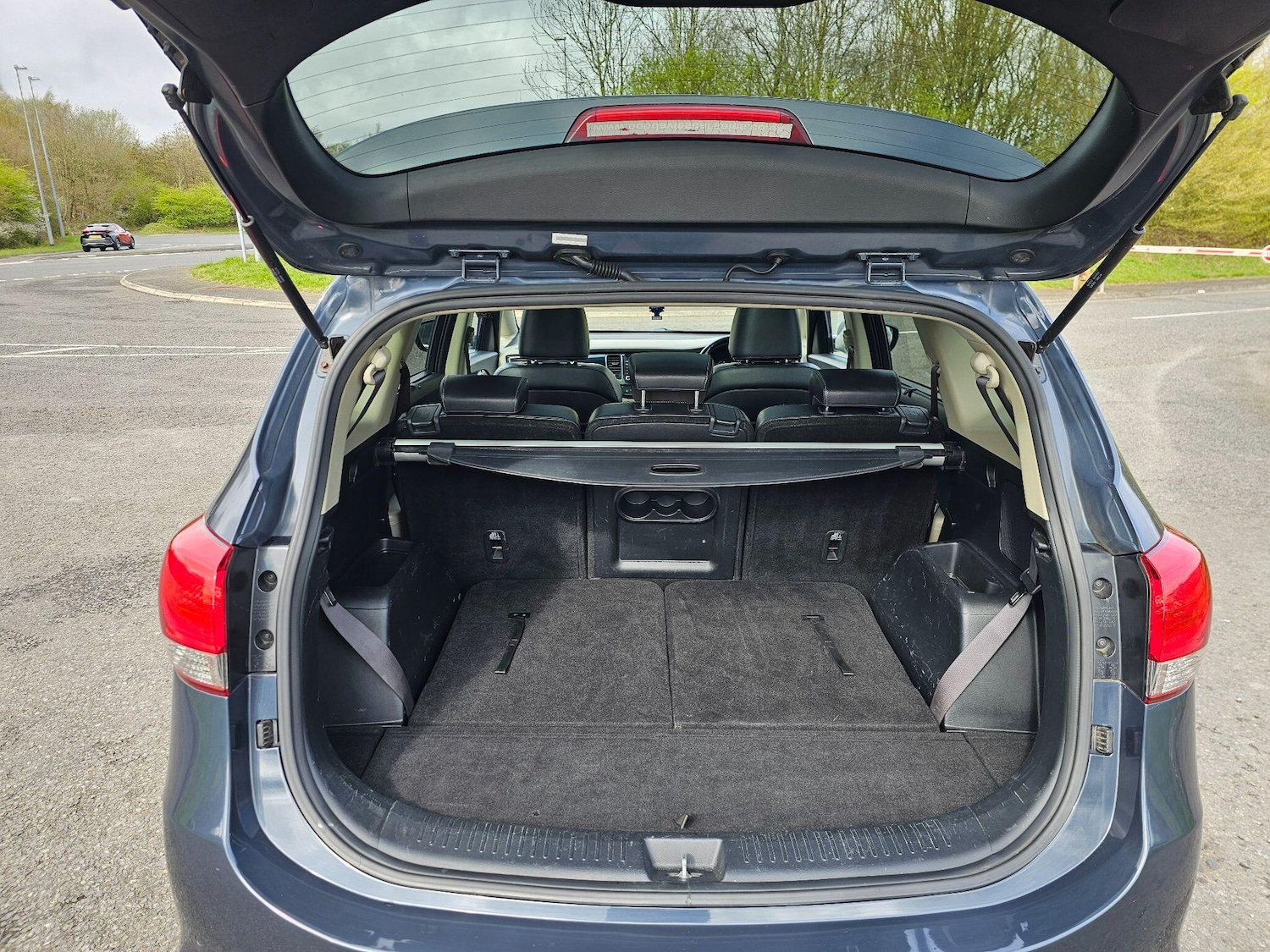 Used Kia Carens for sale - 78127601: Photo 14