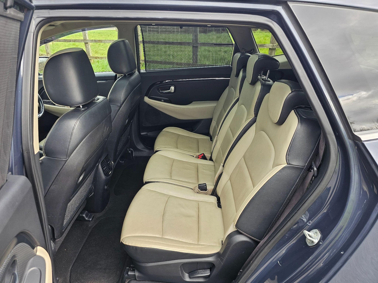 Used Kia Carens for sale - 78127601: Photo 28