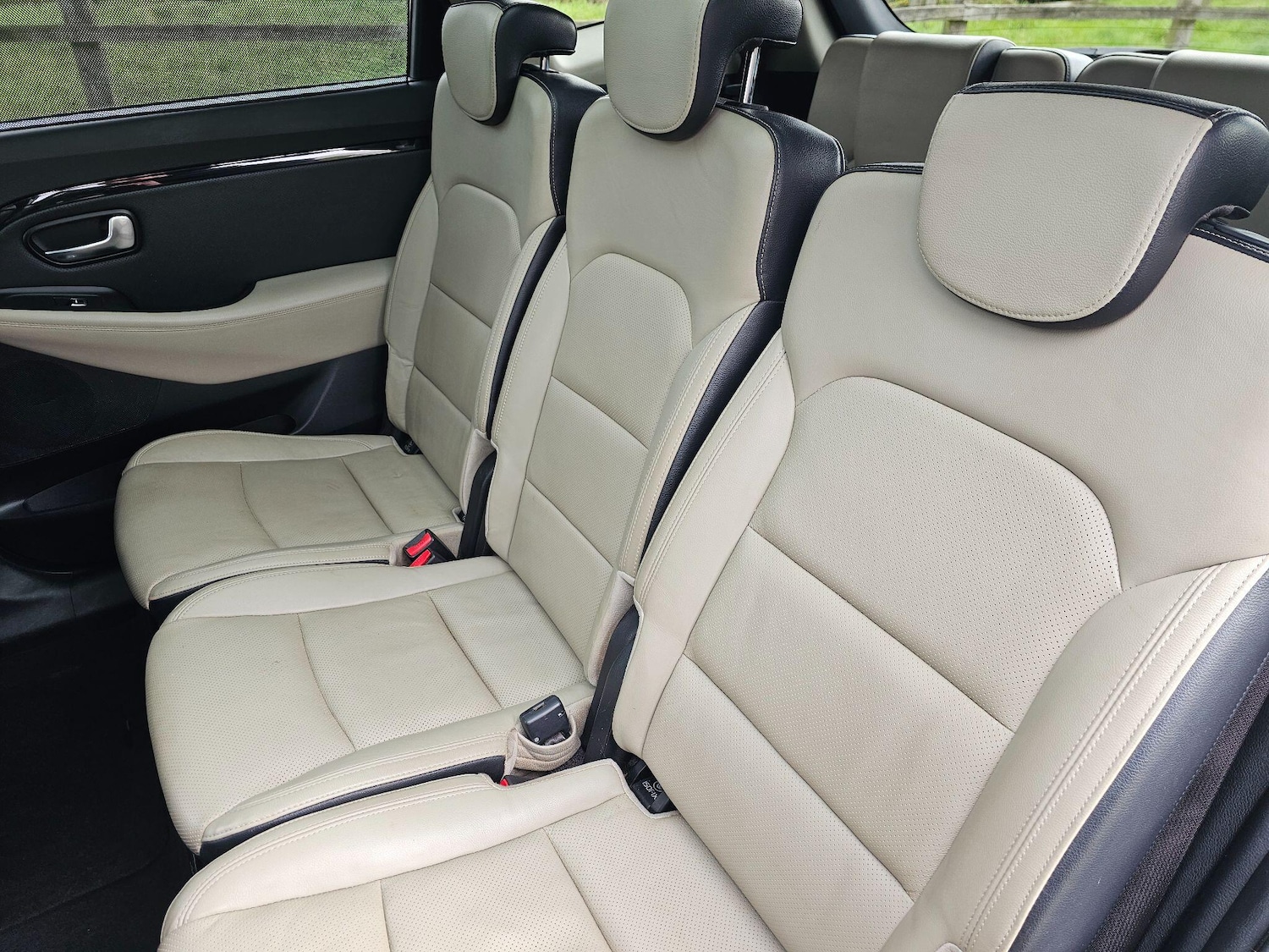 Used Kia Carens for sale - 78127601: Photo 30