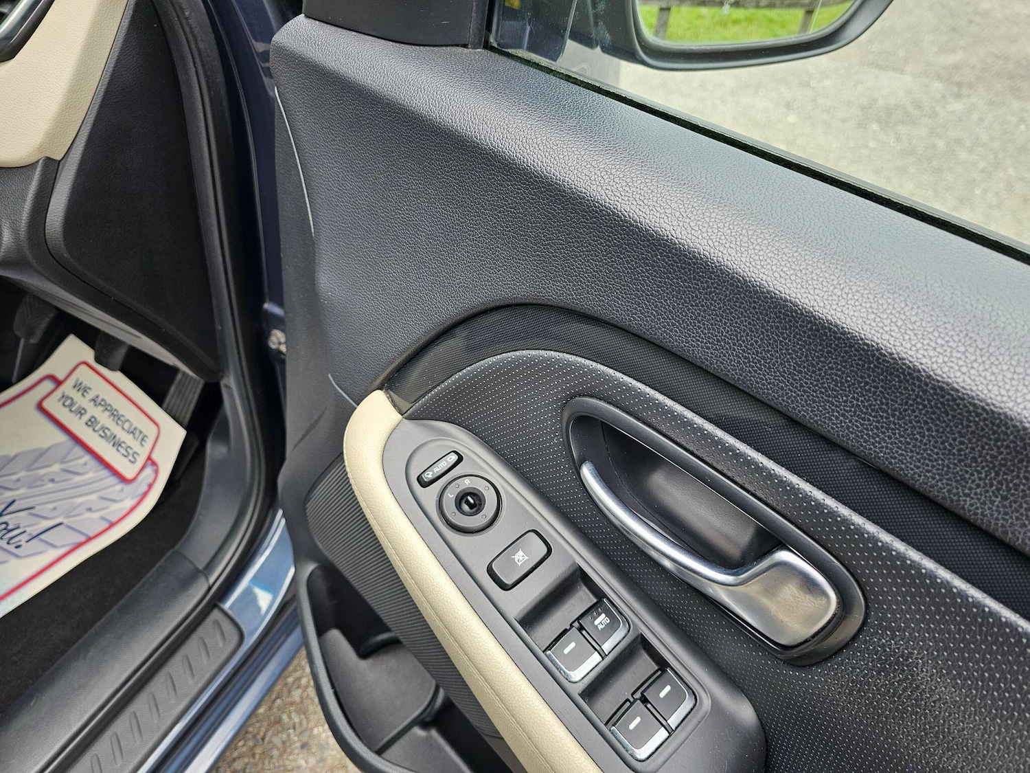 Used Kia Carens for sale - 78127601: Photo 38