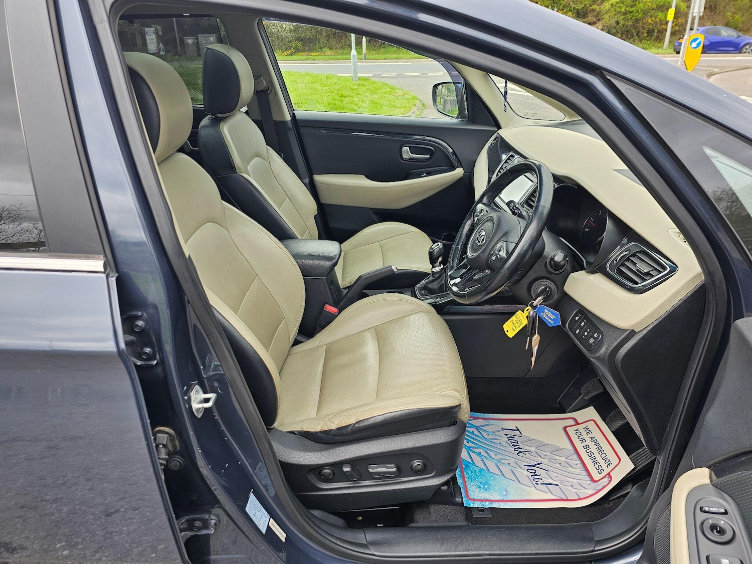 Used Kia Carens for sale - 78127601: Photo 39