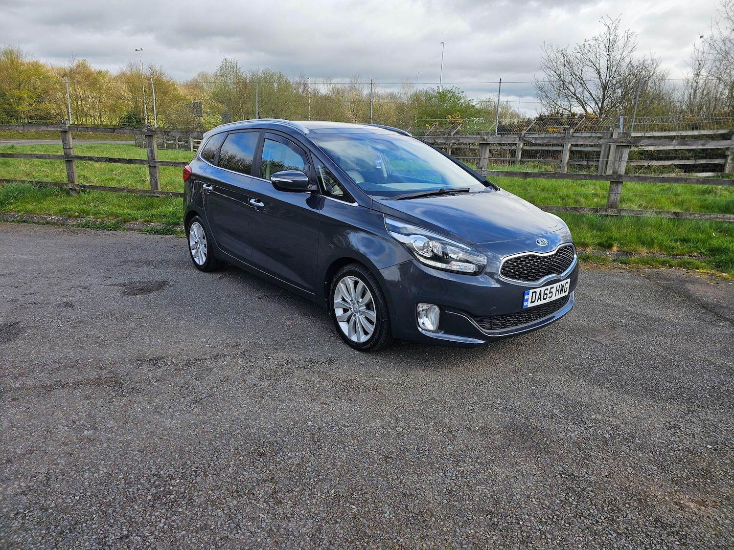 Used Kia Carens for sale - 78127601: Photo 4