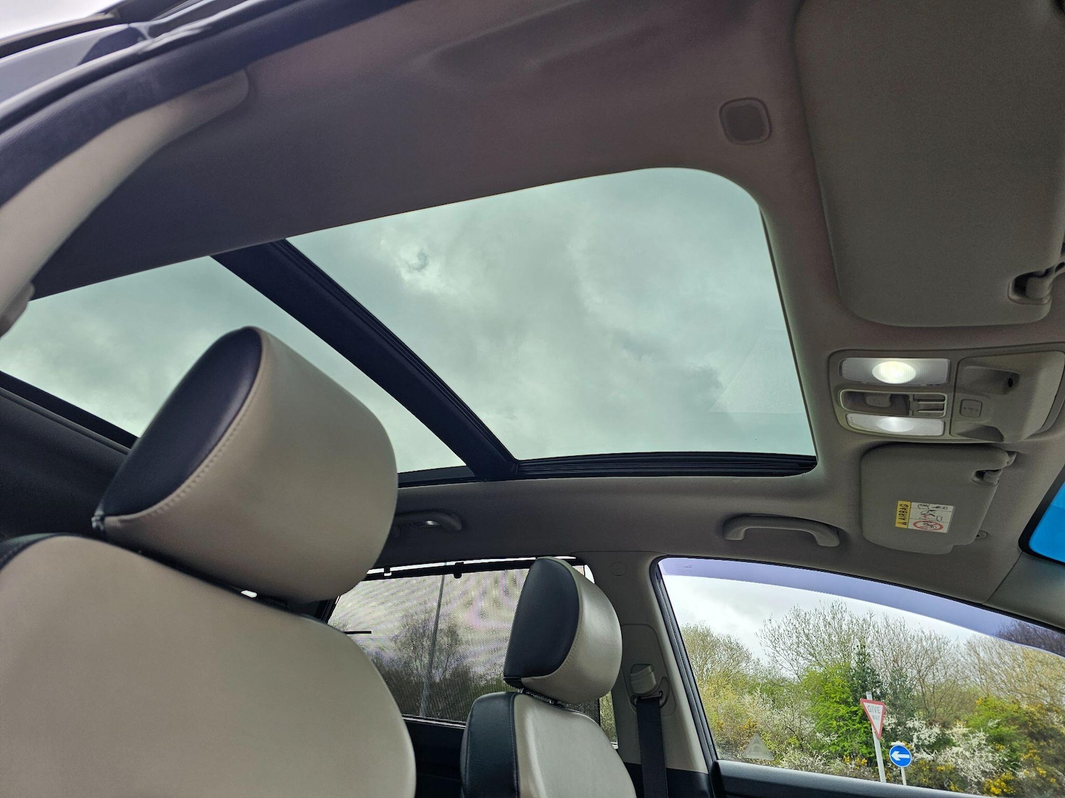 Used Kia Carens for sale - 78127601: Photo 43