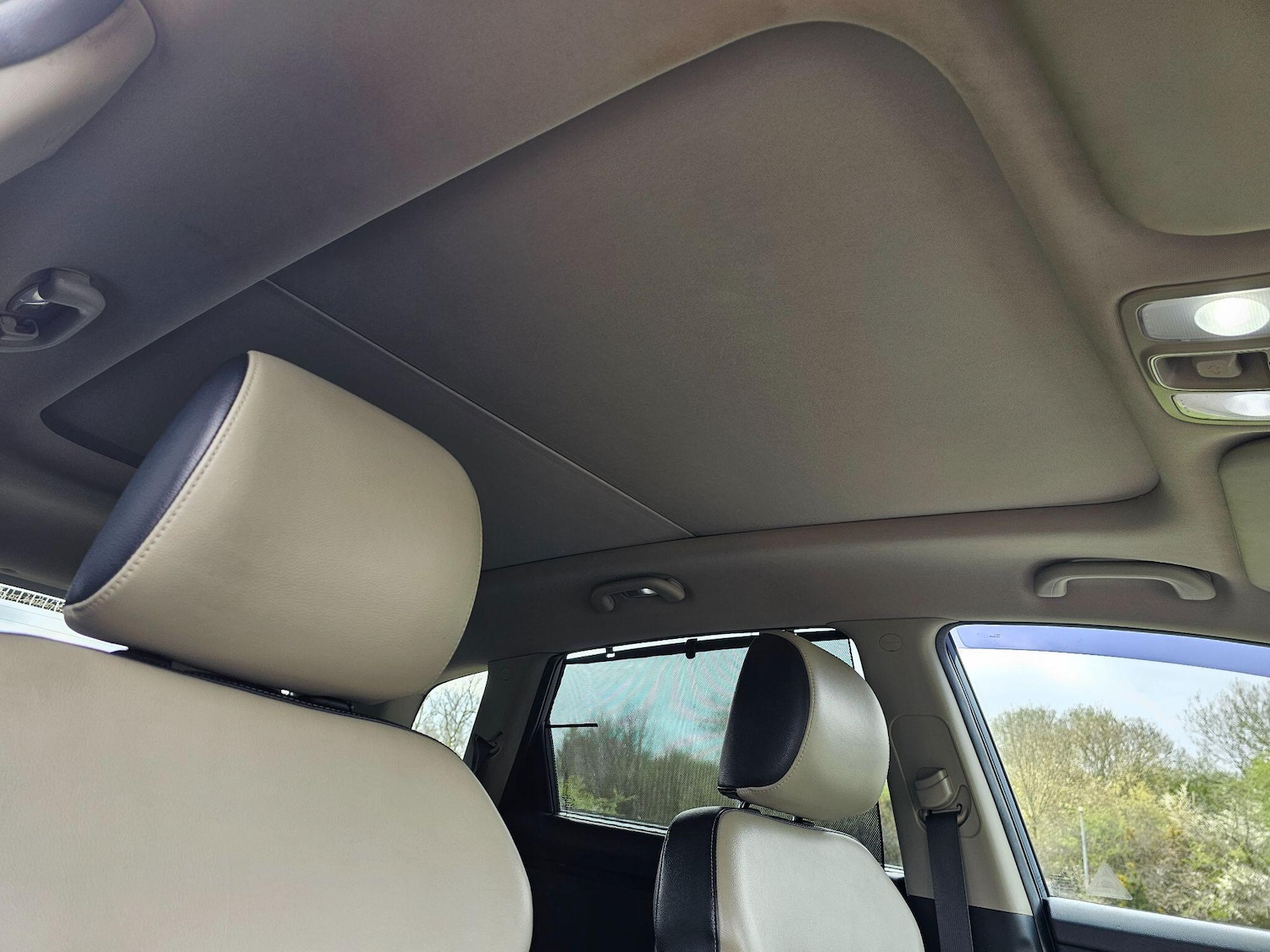 Used Kia Carens for sale - 78127601: Photo 45