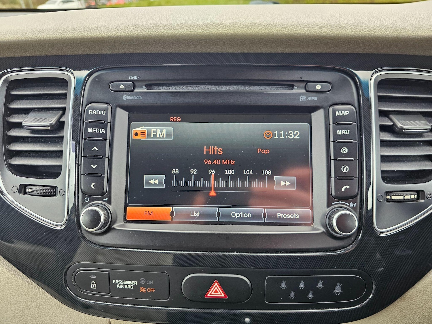 Used Kia Carens for sale - 78127601: Photo 49