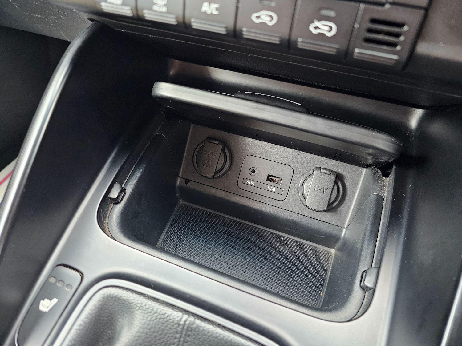 Used Kia Carens for sale - 78127601: Photo 51