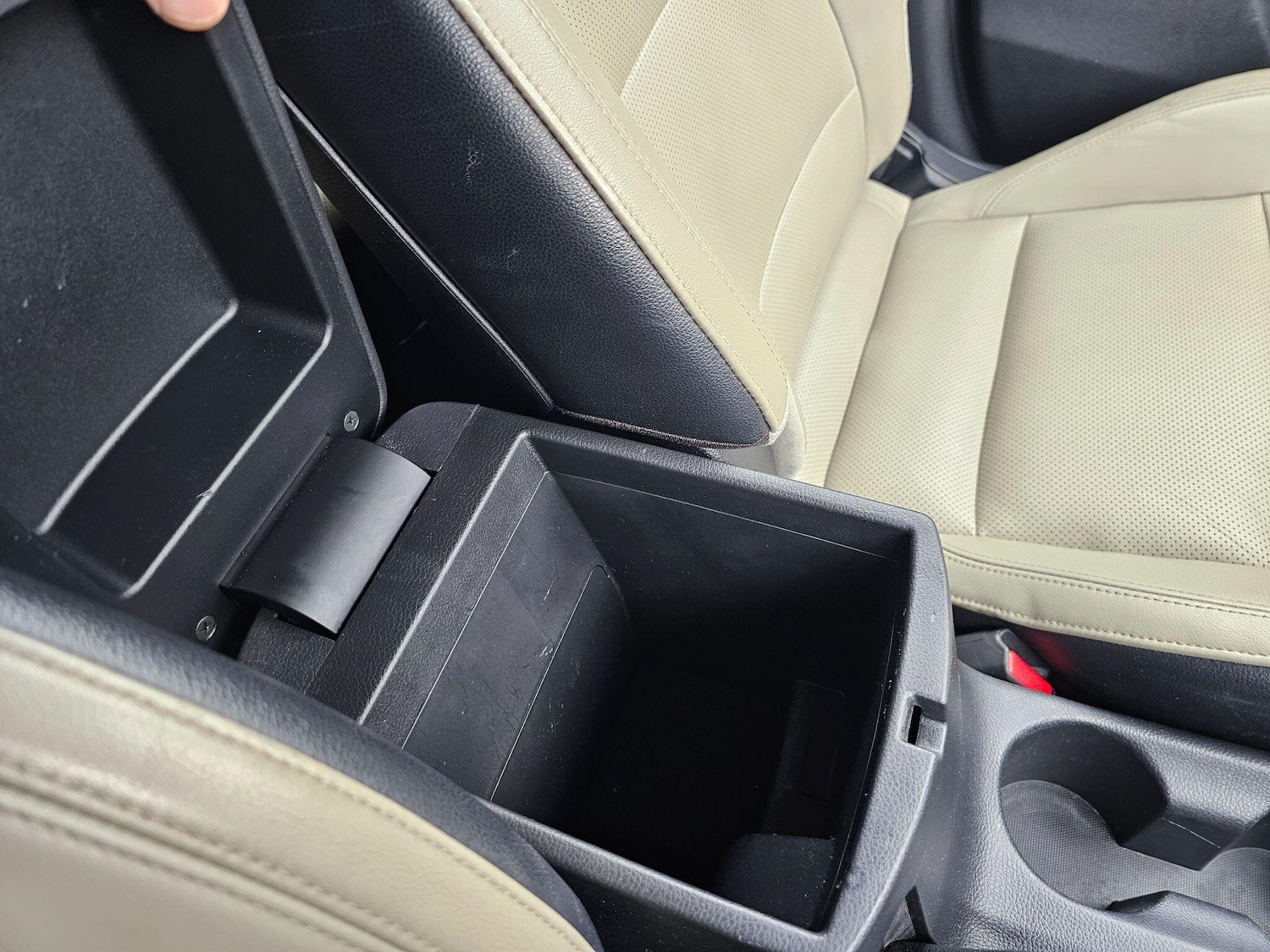 Used Kia Carens for sale - 78127601: Photo 55