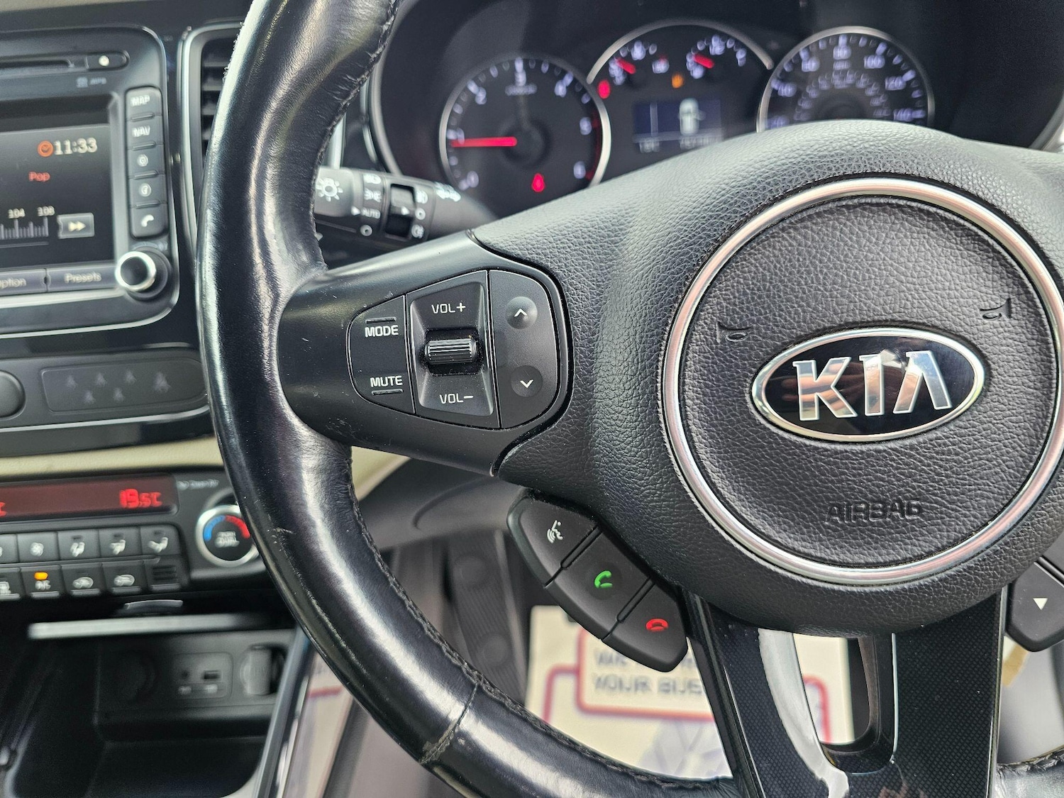 Used Kia Carens for sale - 78127601: Photo 59