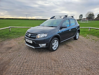 Used Dacia Sandero Stepway 2016 for sale - 76613338: Photo