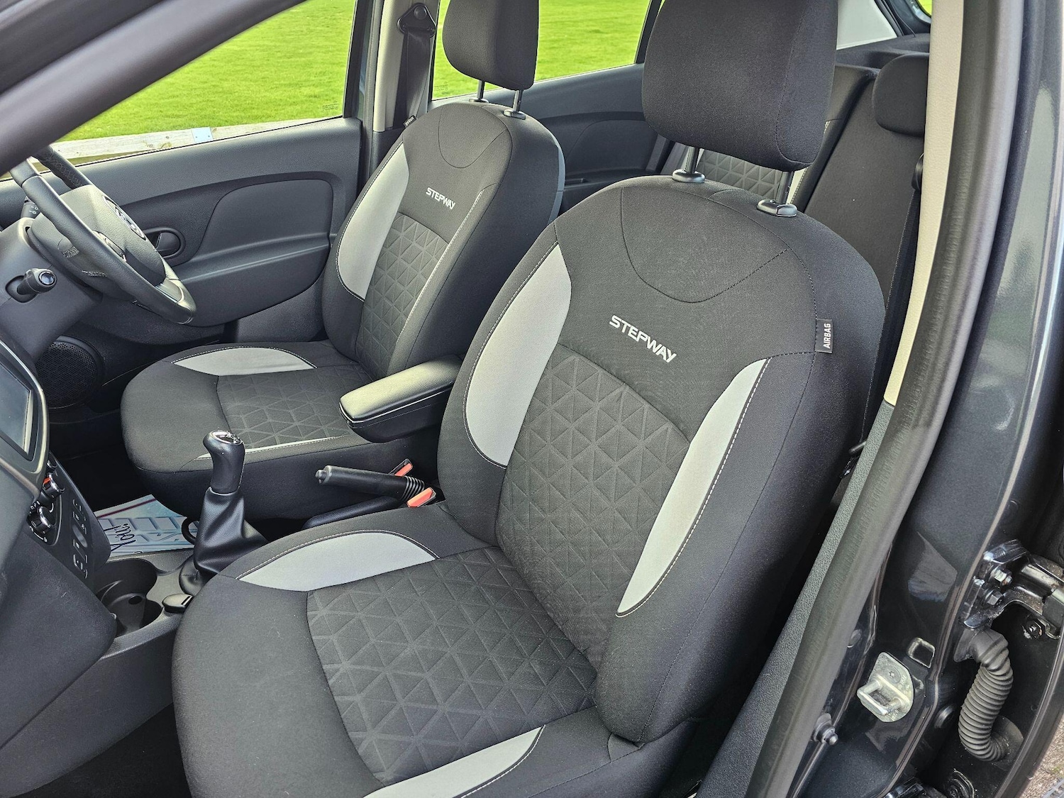 Used Dacia Sandero Stepway for sale - 76613338: Photo 29