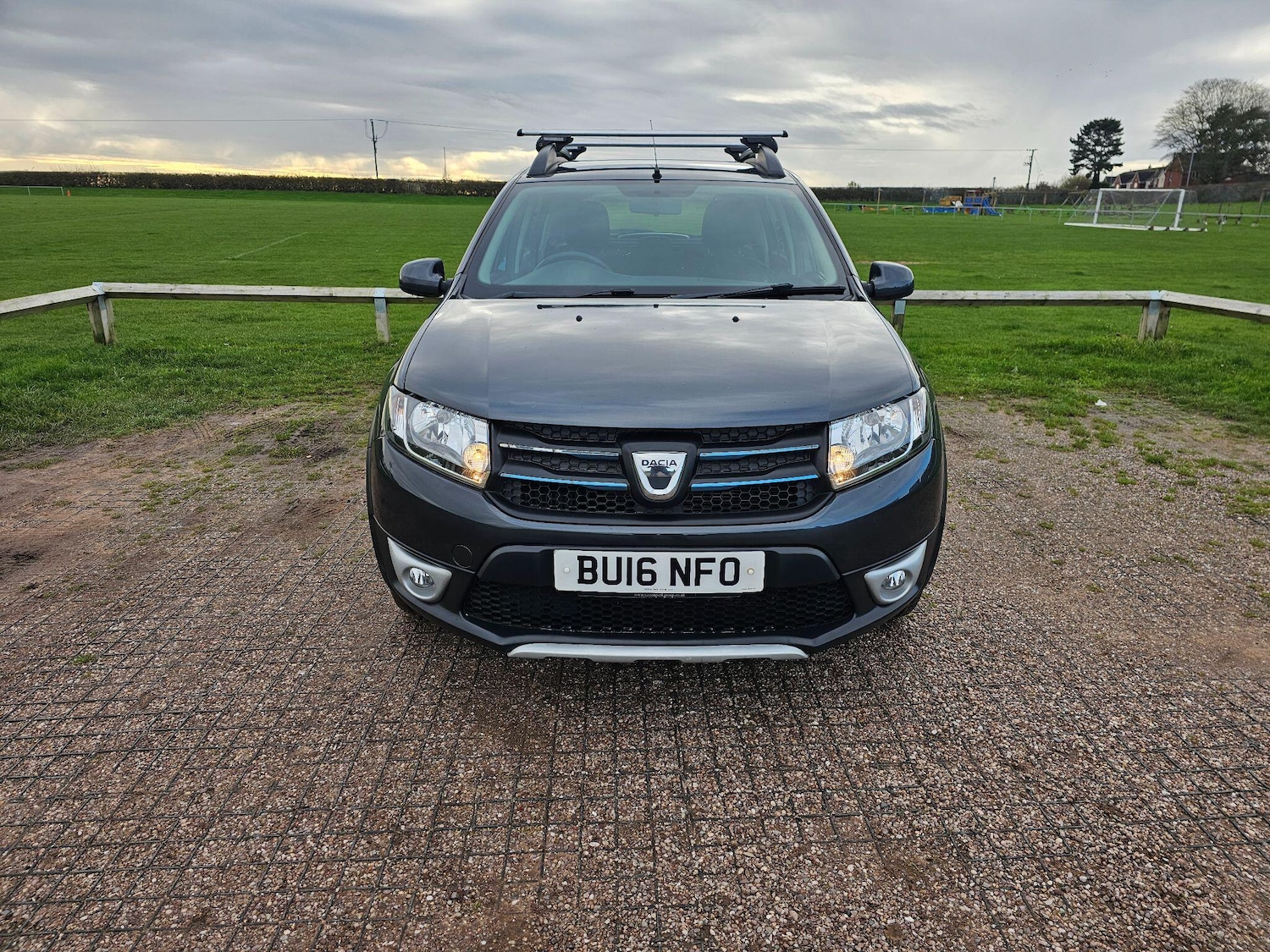 Used Dacia Sandero Stepway for sale - 76613338: Photo 3