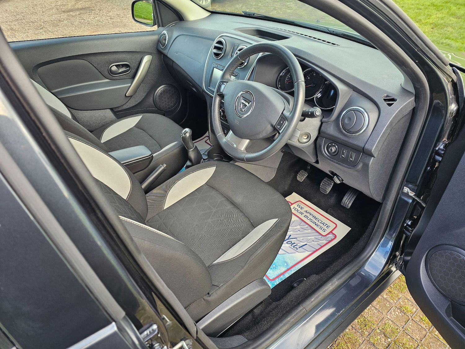 Used Dacia Sandero Stepway for sale - 76613338: Photo 35