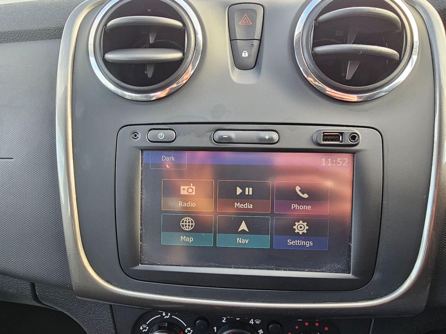 Used Dacia Sandero Stepway for sale - 76613338: Photo 37