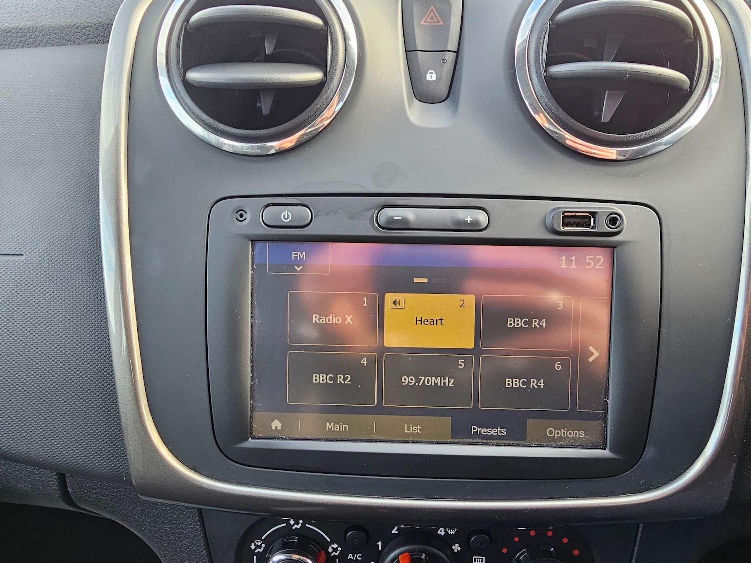 Used Dacia Sandero Stepway for sale - 76613338: Photo 38