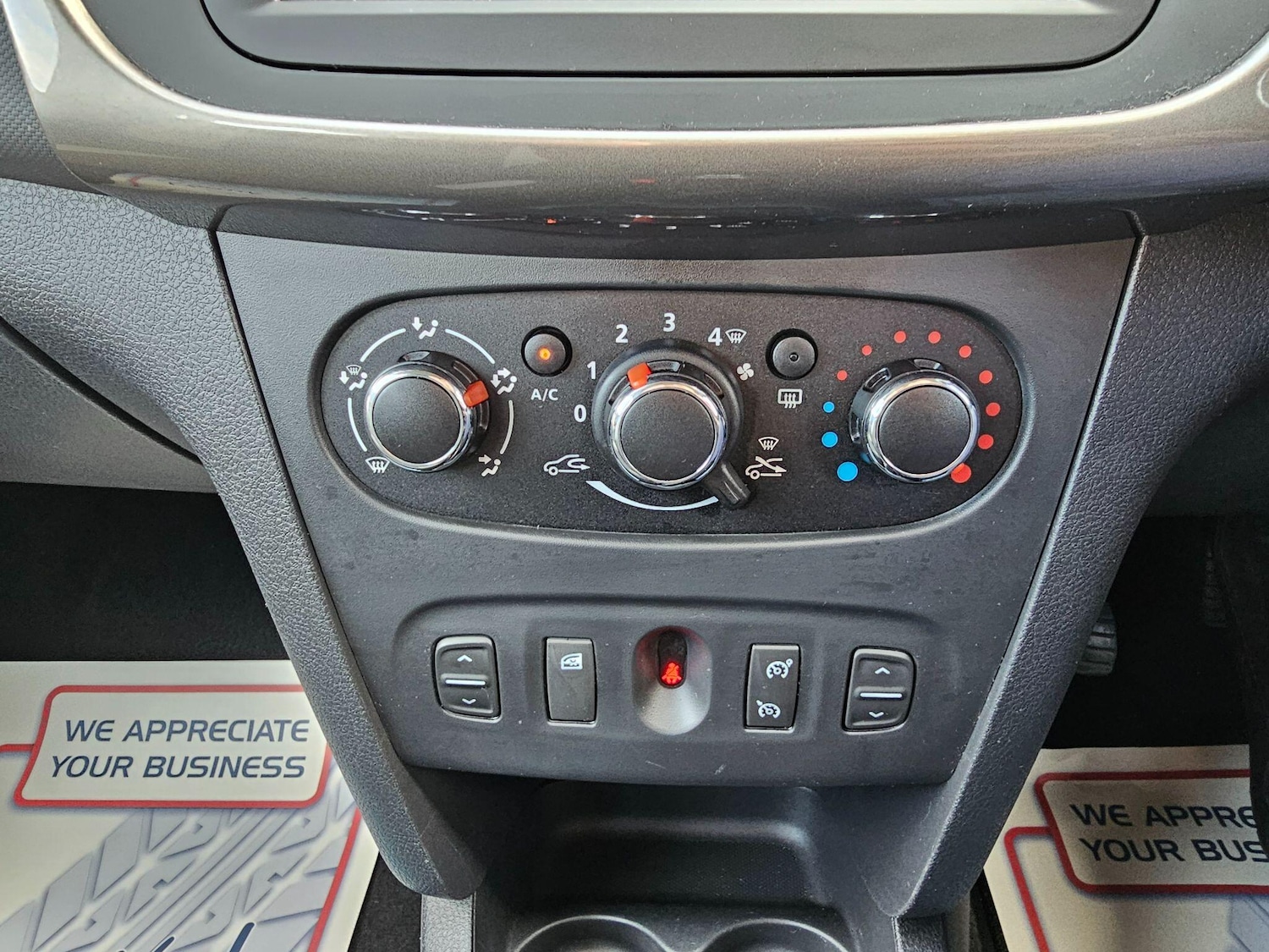 Used Dacia Sandero Stepway for sale - 76613338: Photo 42