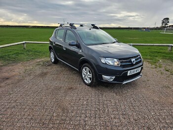 Used Dacia Sandero Stepway 2016 for sale - 76613338: Photo