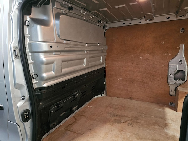 Used Vauxhall Vivaro 2016 for sale - 76284253: Photo 25