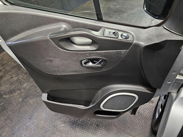 Used Vauxhall Vivaro 2016 for sale - 76284253: Photo 29