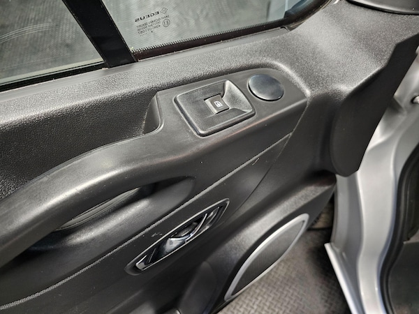 Used Vauxhall Vivaro 2016 for sale - 76284253: Photo 30