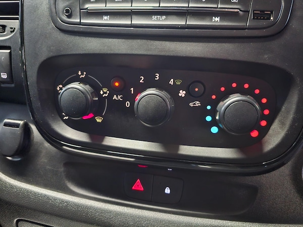 Used Vauxhall Vivaro 2016 for sale - 76284253: Photo 47