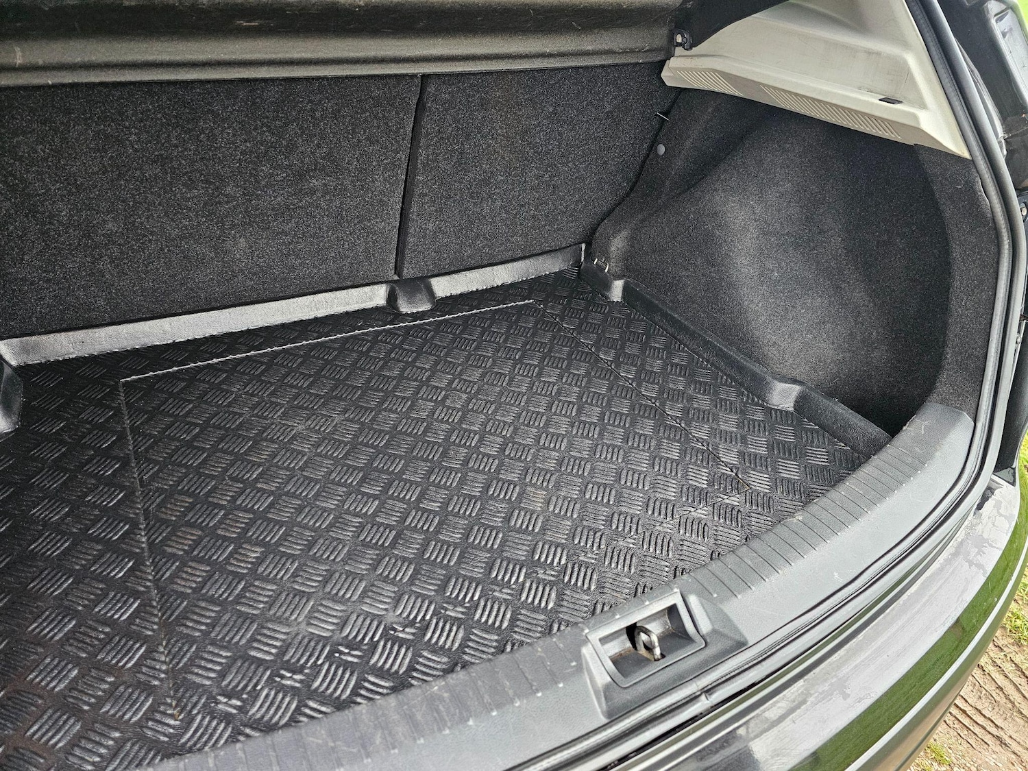 Used Nissan Qashqai 2011 for sale - 77029929: Photo 15