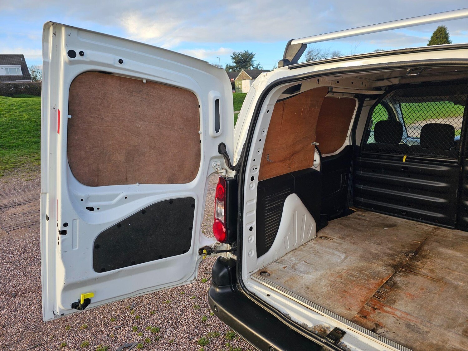 Used Peugeot Partner 2017 for sale - 76633448: Photo 14