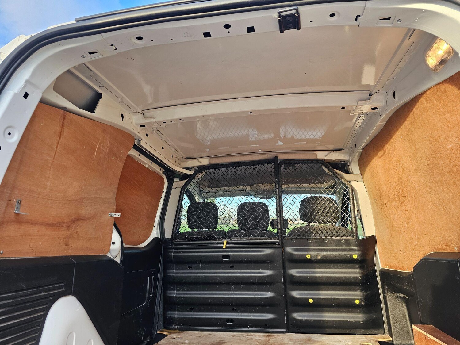 Used Peugeot Partner 2017 for sale - 76633448: Photo 16