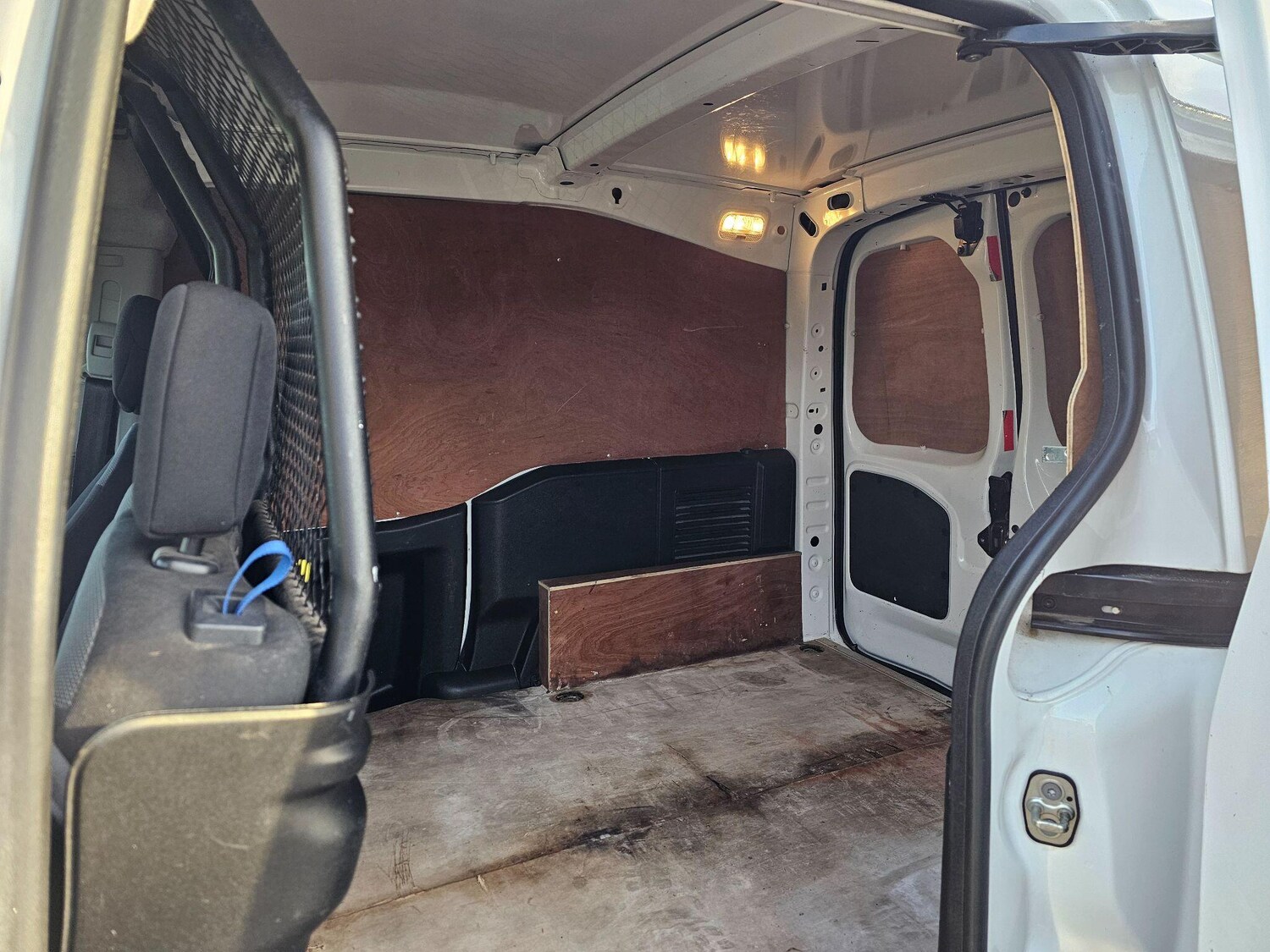 Used Peugeot Partner 2017 for sale - 76633448: Photo 18