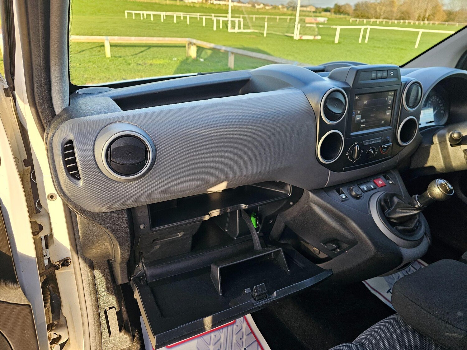 Used Peugeot Partner 2017 for sale - 76633448: Photo 29