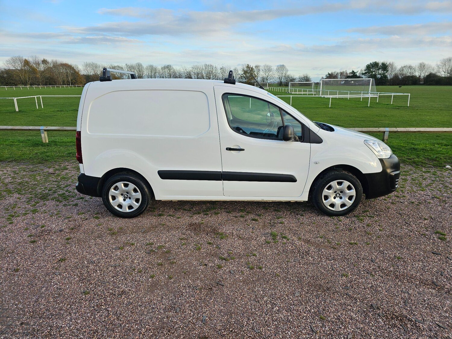 Used Peugeot Partner 2017 for sale - 76633448: Photo 5