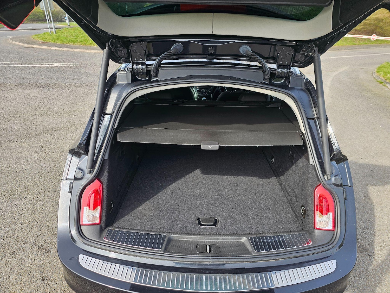 Used Vauxhall Insignia 2015 for sale - 77970185: Photo 17