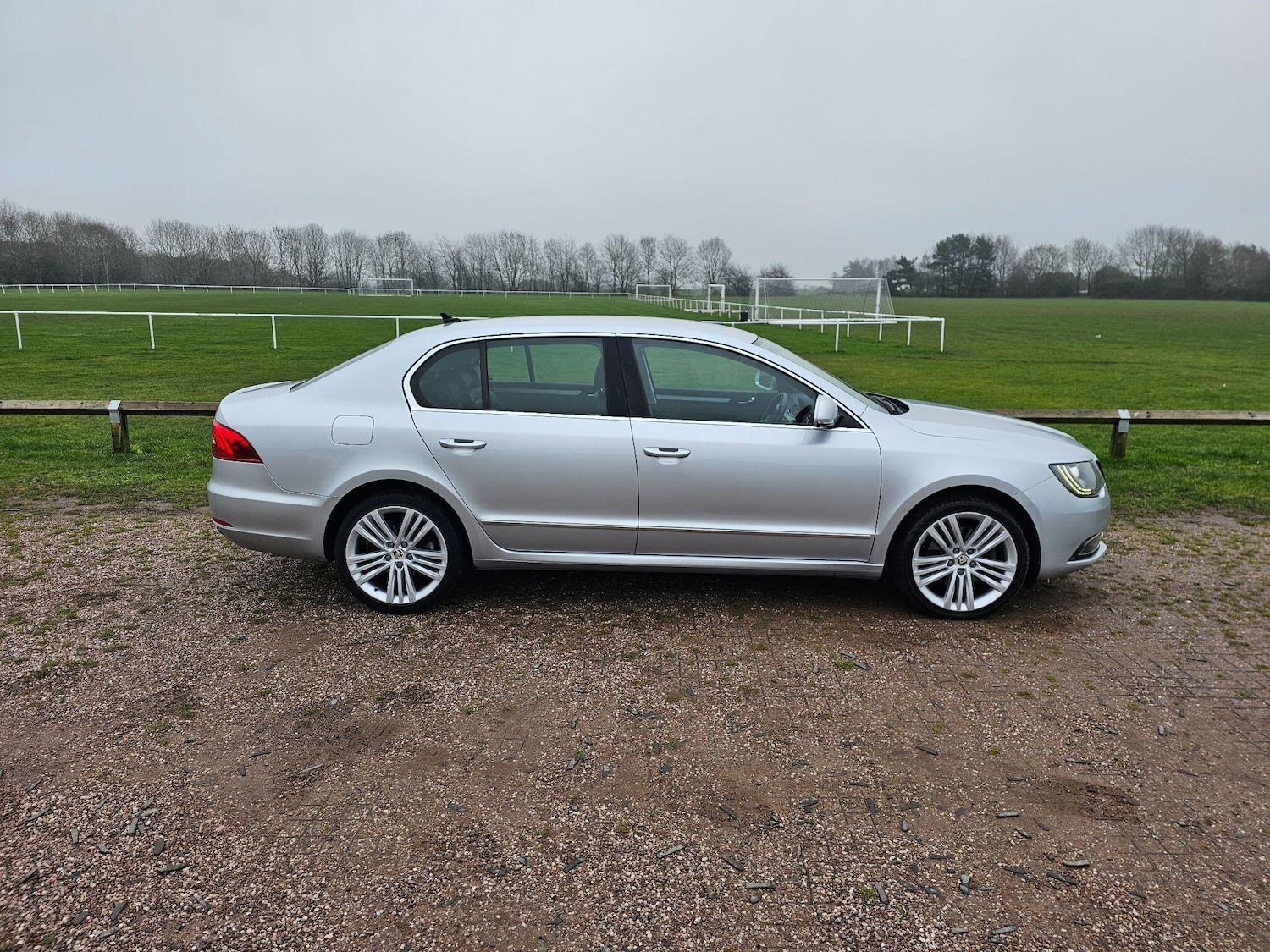 Used Skoda Superb 2014 for sale - 77029977: Photo 5