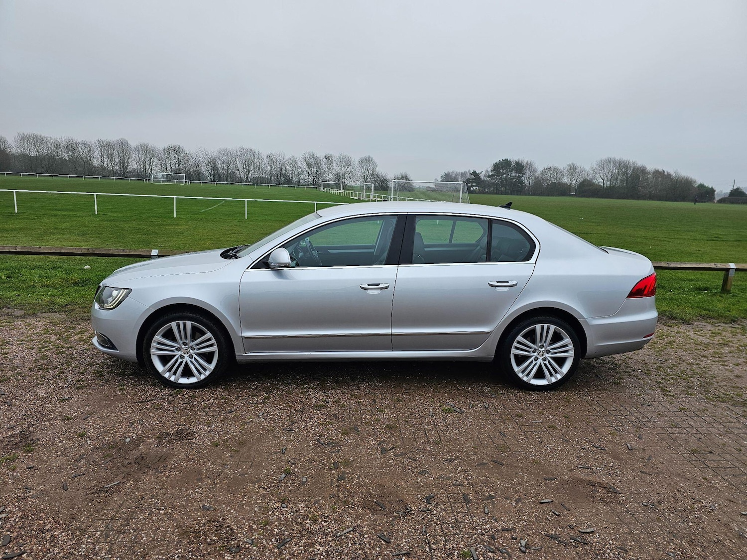 Used Skoda Superb 2014 for sale - 77029977: Photo 9
