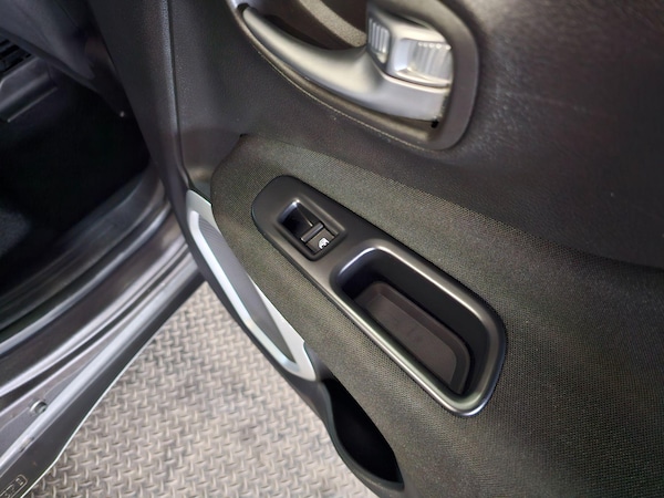 Used Jeep Renegade 2016 for sale - 75333811: Photo 21