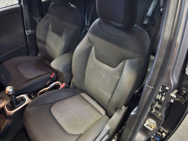 Used Jeep Renegade 2016 for sale - 75333811: Photo 34