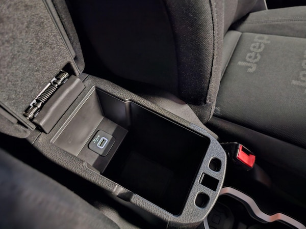 Used Jeep Renegade 2016 for sale - 75333811: Photo 53